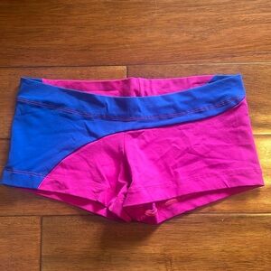 Size Large Women's JNL Collection Shorts by Rogiani